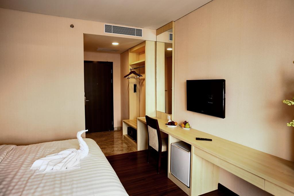 Hotel California Bandung Room photo